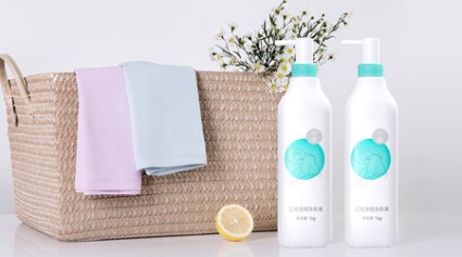 Skin-Friendly Liquid Laundry Detergent from XiaoXian